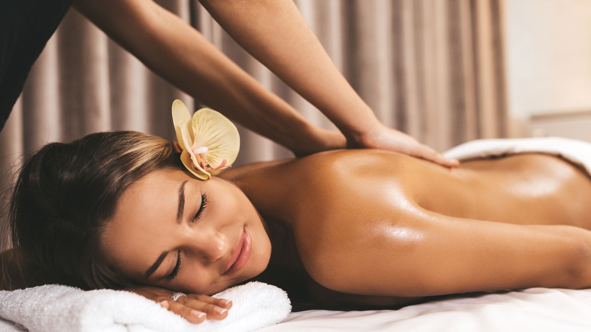 relaxing massage chalarotiko massage